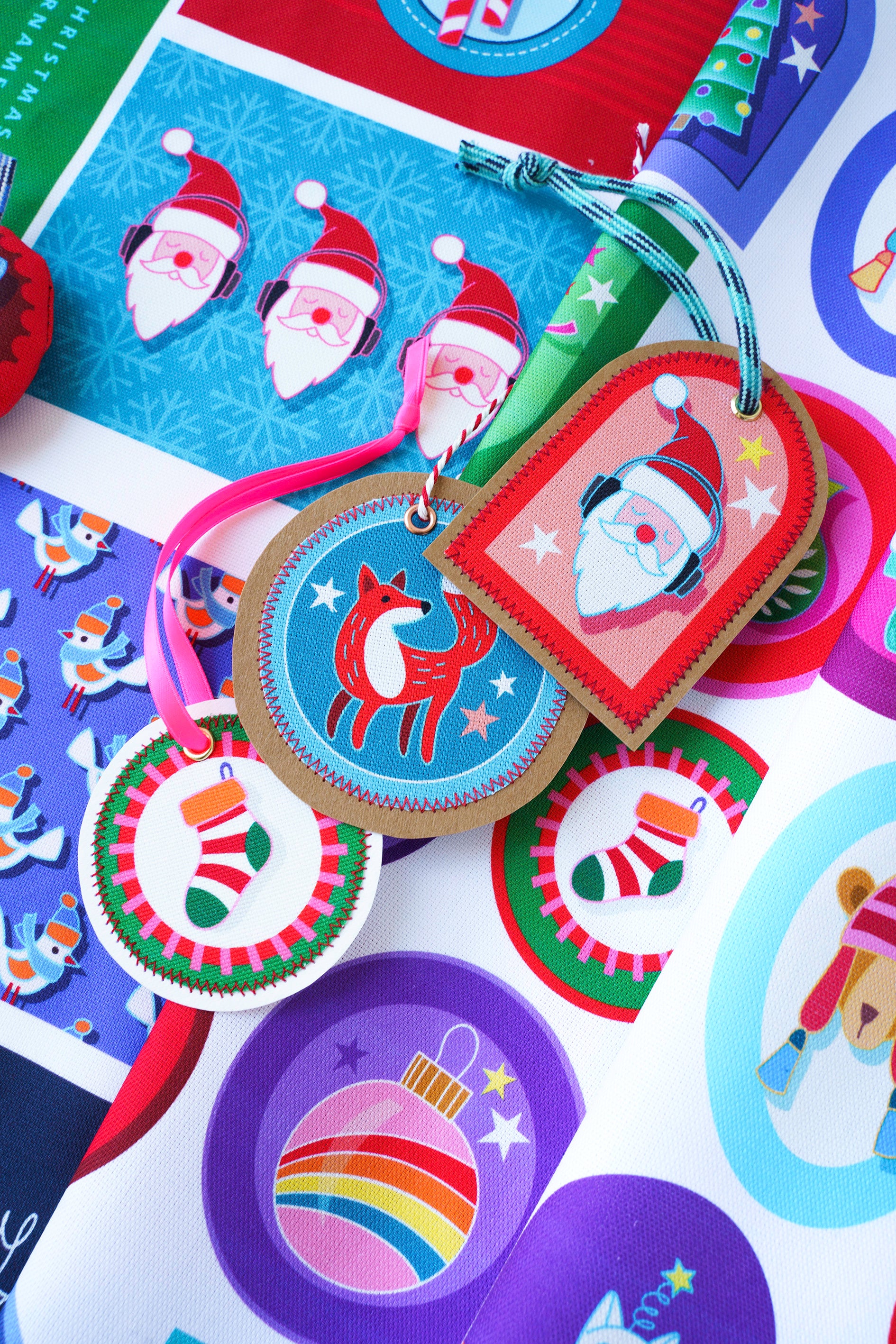 albstoffe-ugly-christmas-christmas-ornaments-canvas-panel image 2