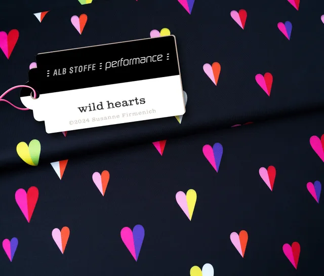 albstoffe-performance-active-wear-bio-stoff-wild-hearts-black-meterware image 1