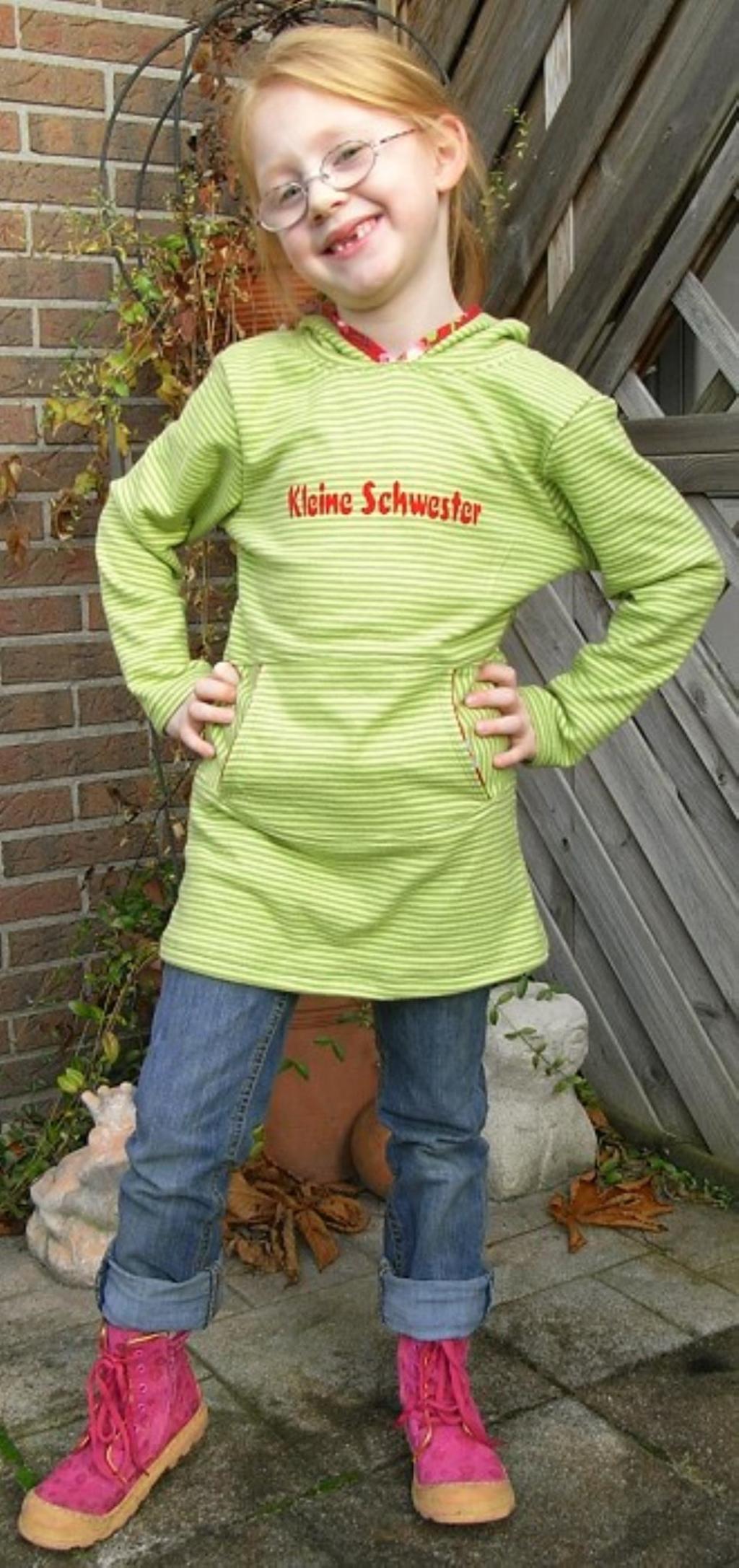 farbenmix-laura-hoodie-sweatkleid-schnittmuster-ebook image 2