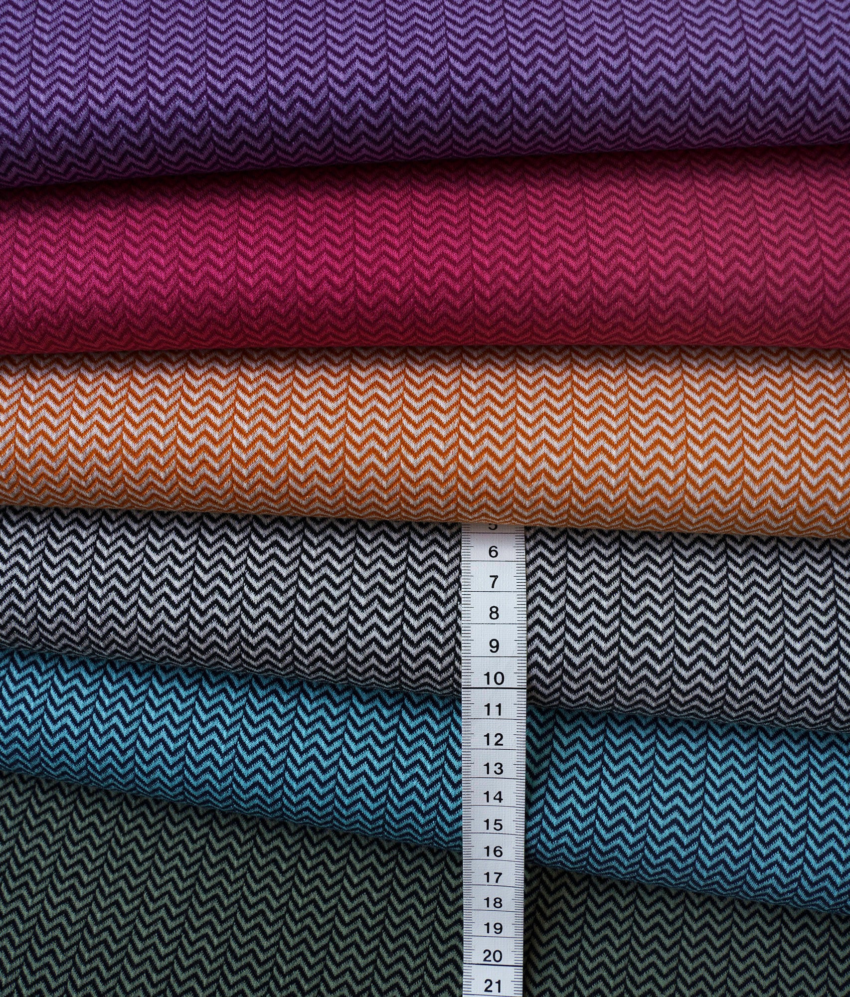 albstoffe-magical-shimmer-zic-zac-knit-bio-jacquard-jersey-meterware image 2