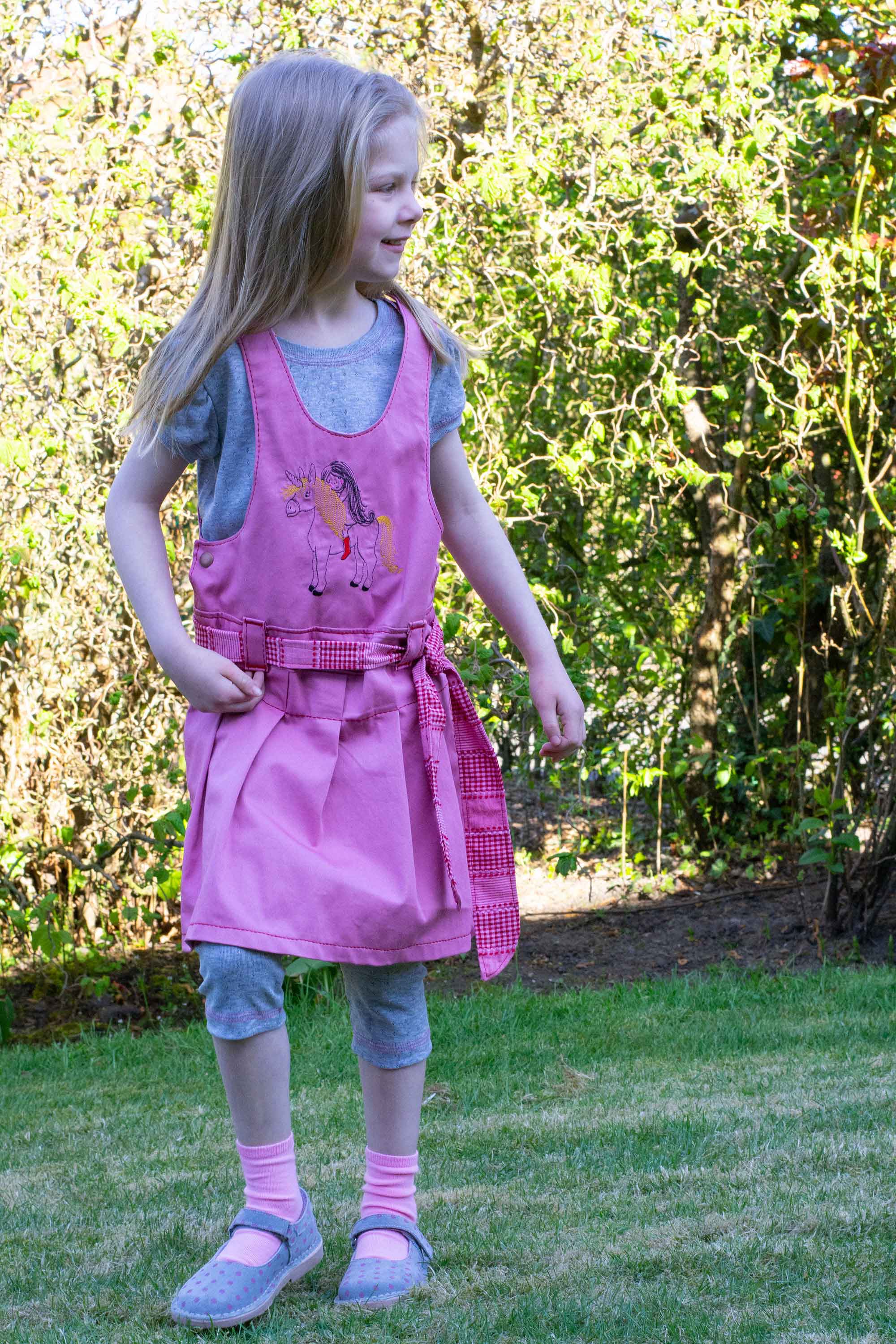 farbenmix-xana-latzkleid-mit-faltenrock-schnittmuster-ebook-86-164 image 5
