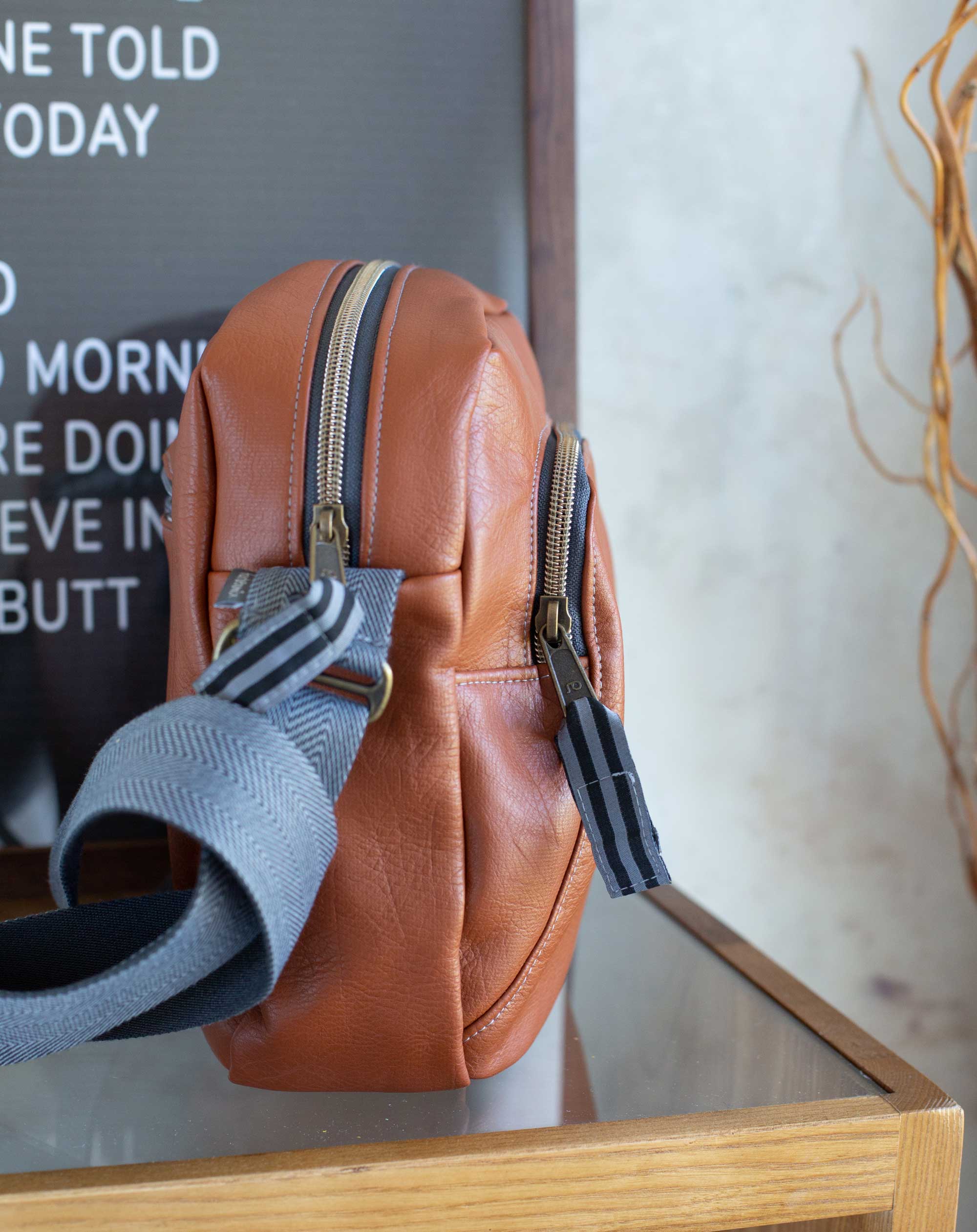 farbenmix-schnittmuster-bugwelle-umh-ngetasche-mit-vordertasche image 8