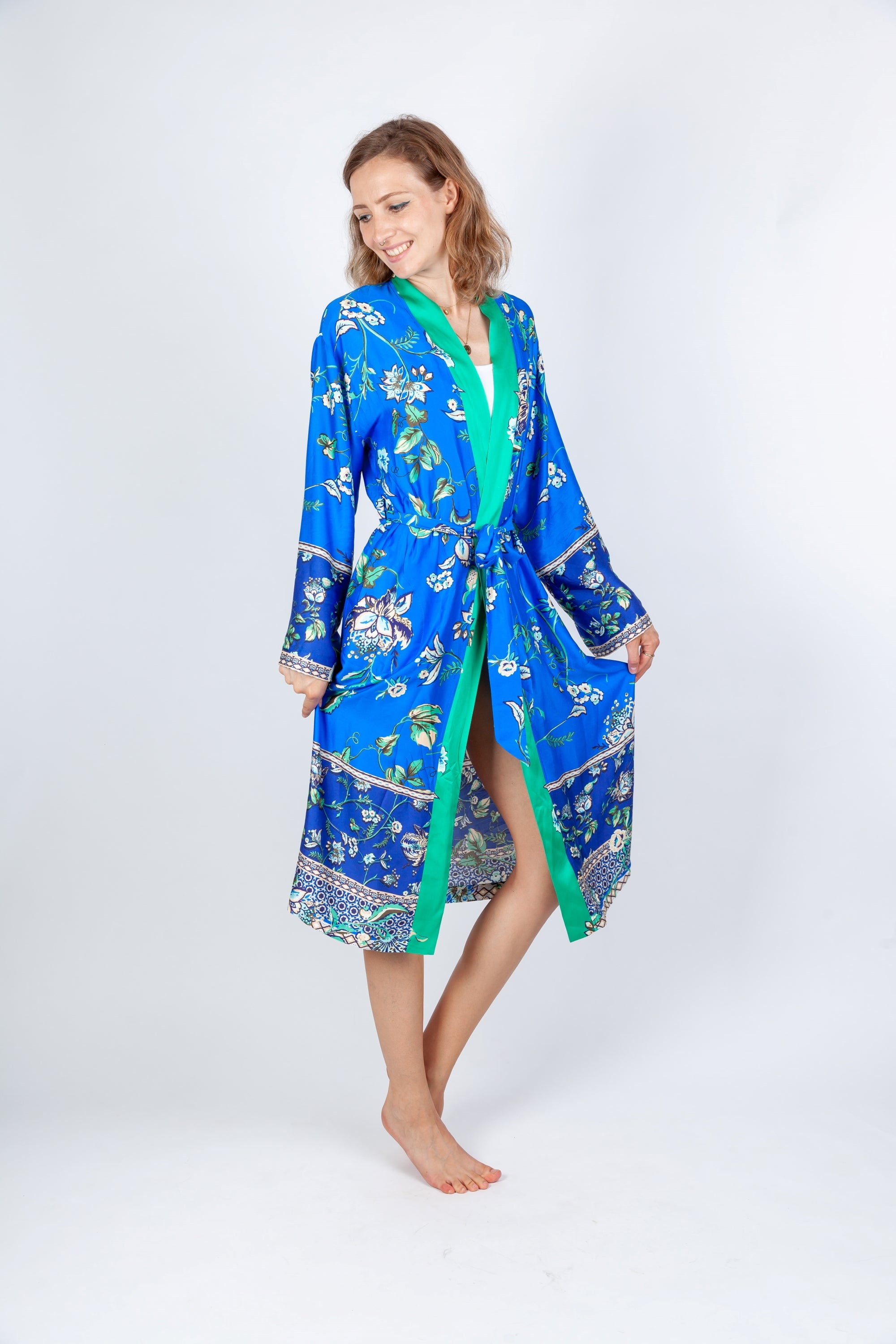 schnittmuster-berlin-jacke-kora-damen-wickeljacke-und-mantel-mit-bindeg-rtel image 6
