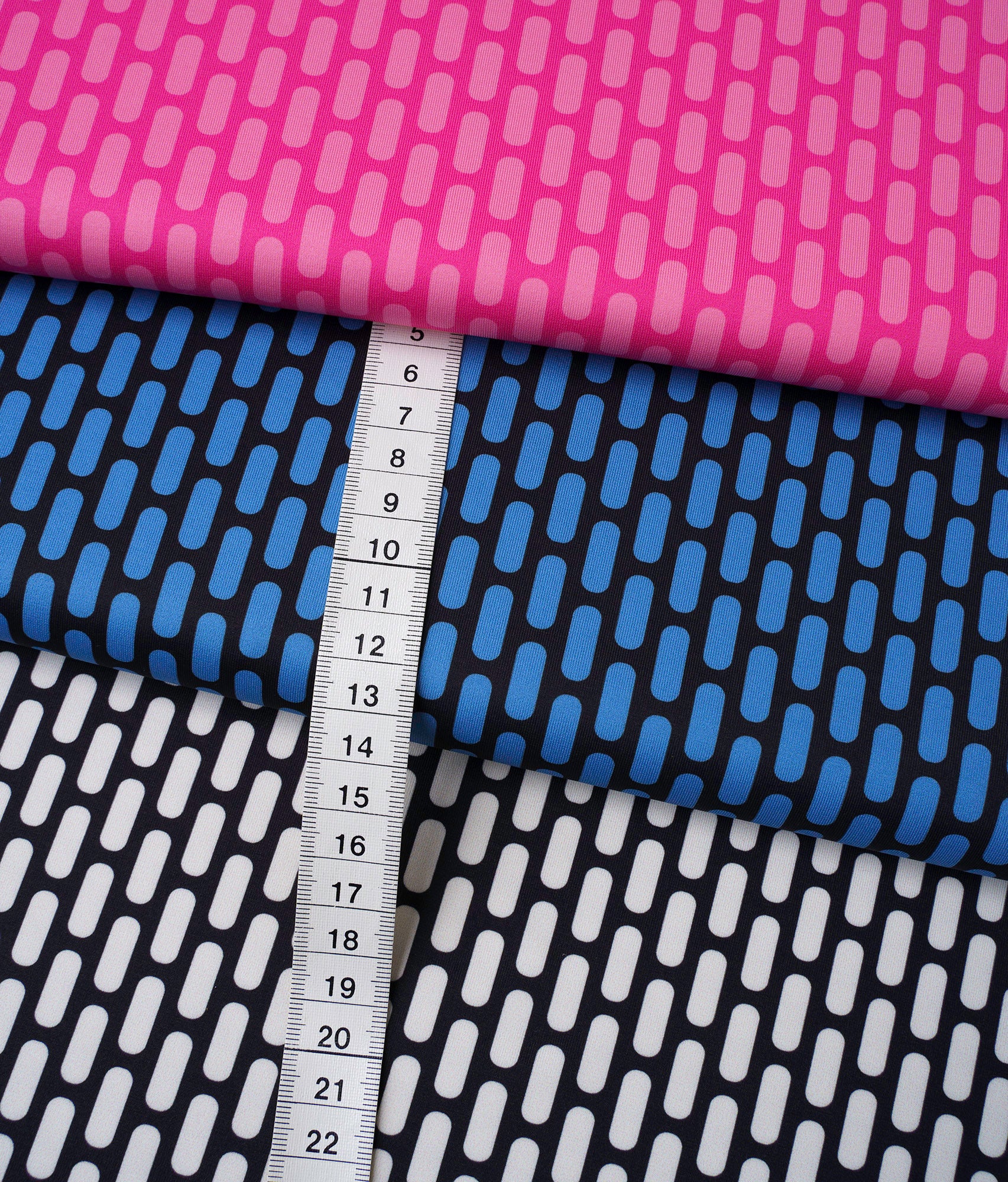 albstoffe-performance-dotted-activewear-stoff-meterware image 2