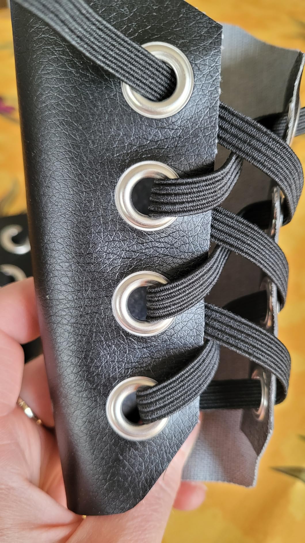 Perfekt für Schnür-Top
