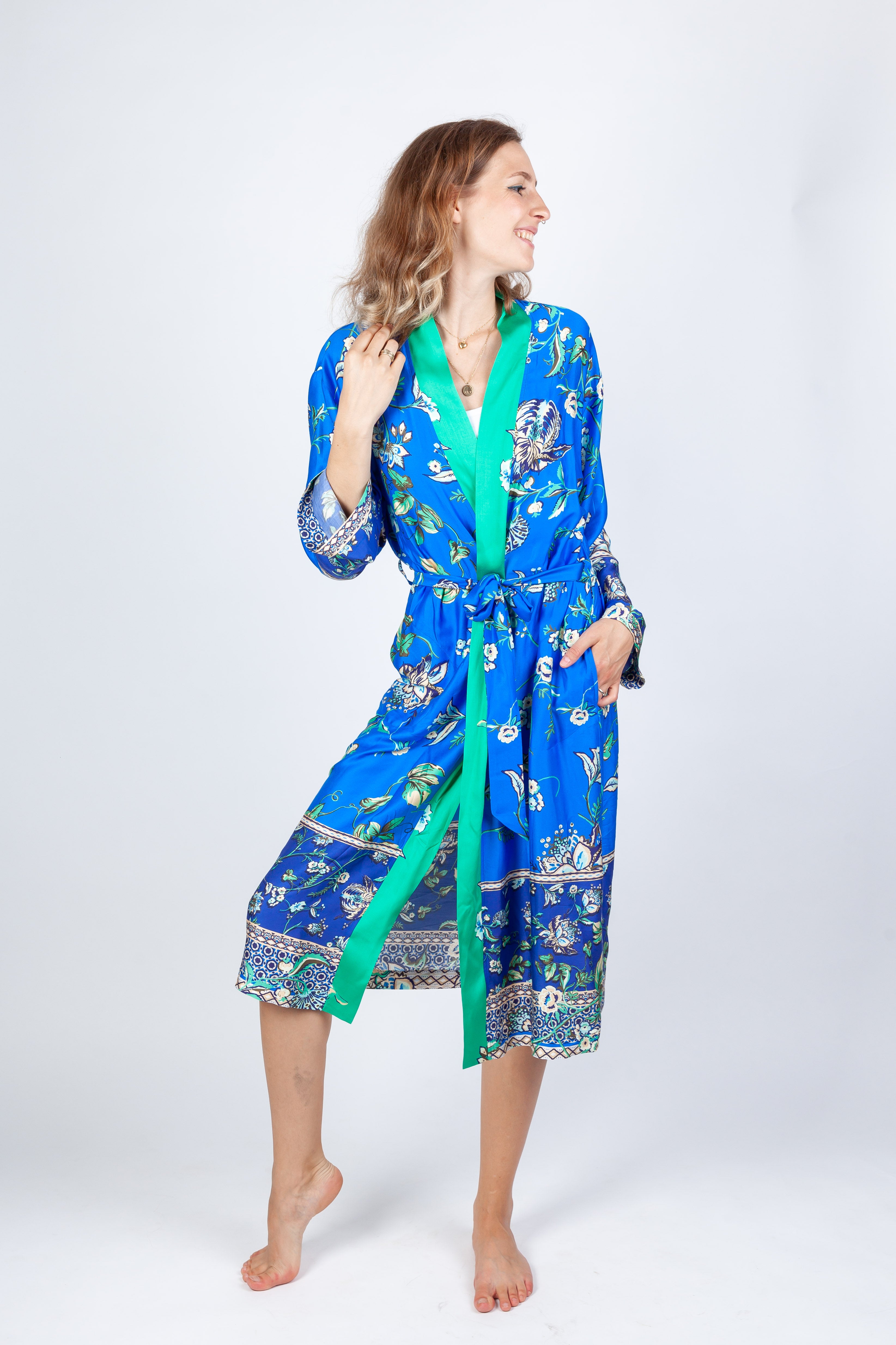 schnittmuster-berlin-jacke-kora-damen-wickeljacke-und-mantel-mit-bindeg-rtel image 7