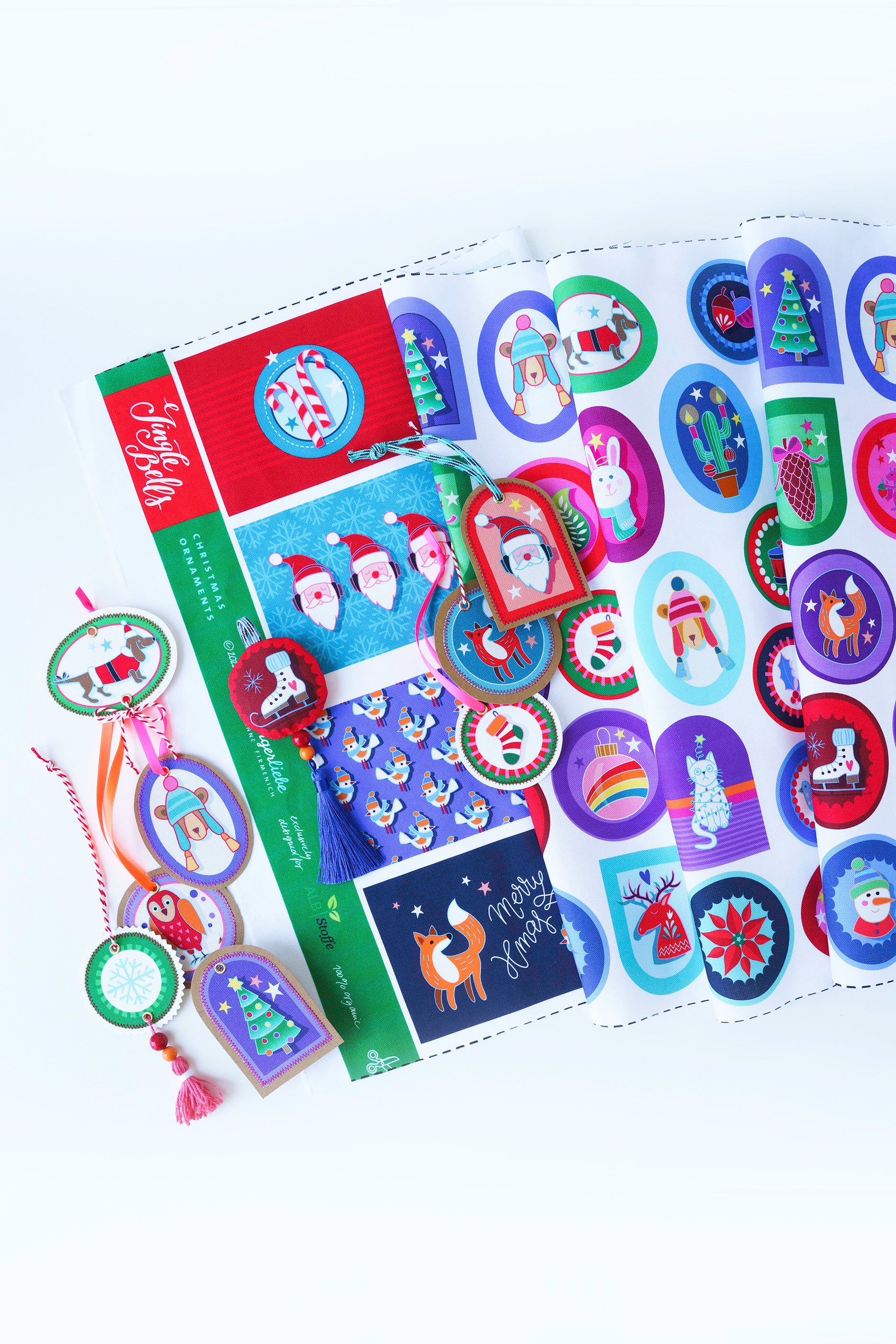 albstoffe-ugly-christmas-christmas-ornaments-canvas-panel image 3