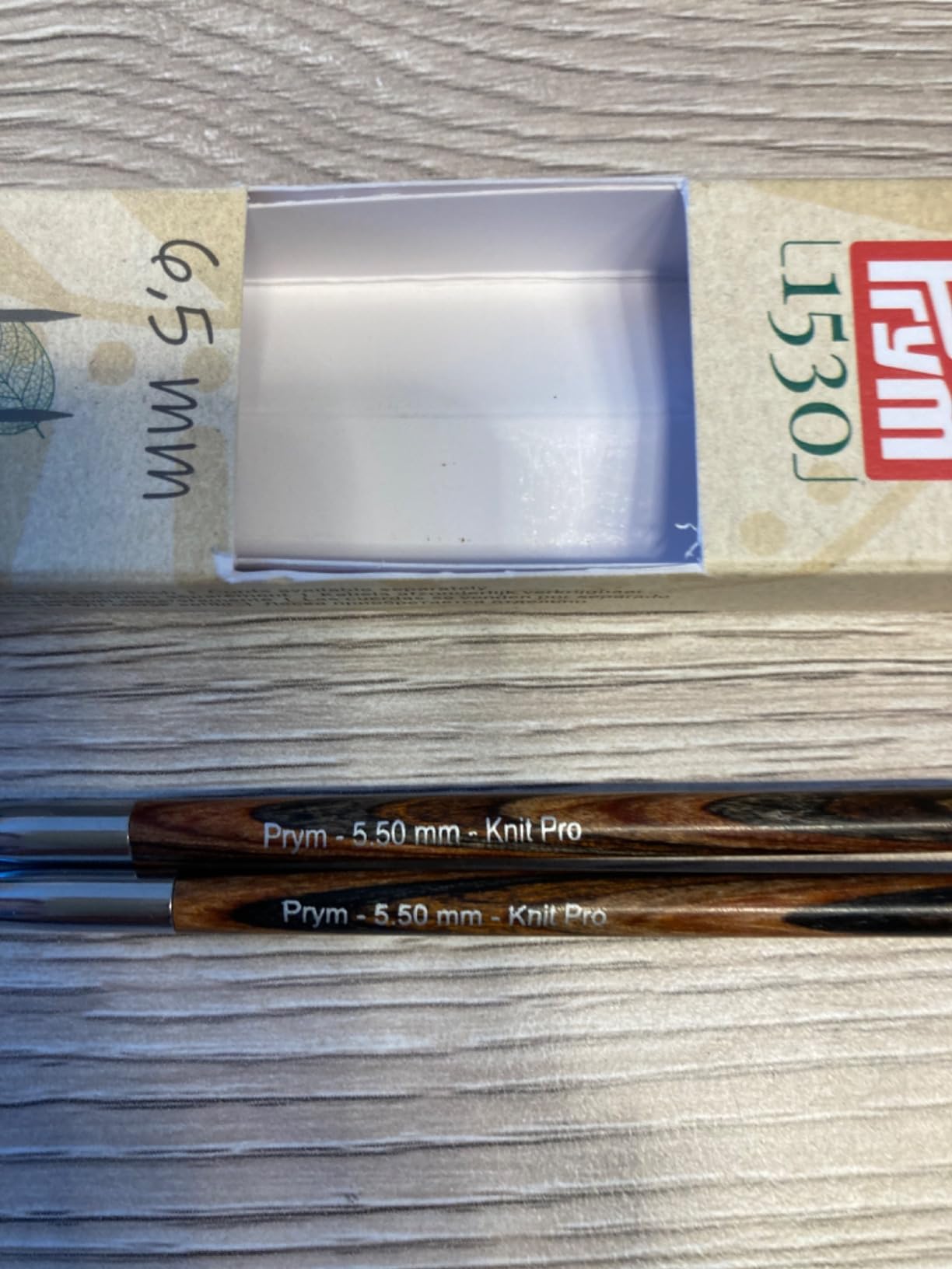 Wunderschönes Holz, tolles Strickgefühl