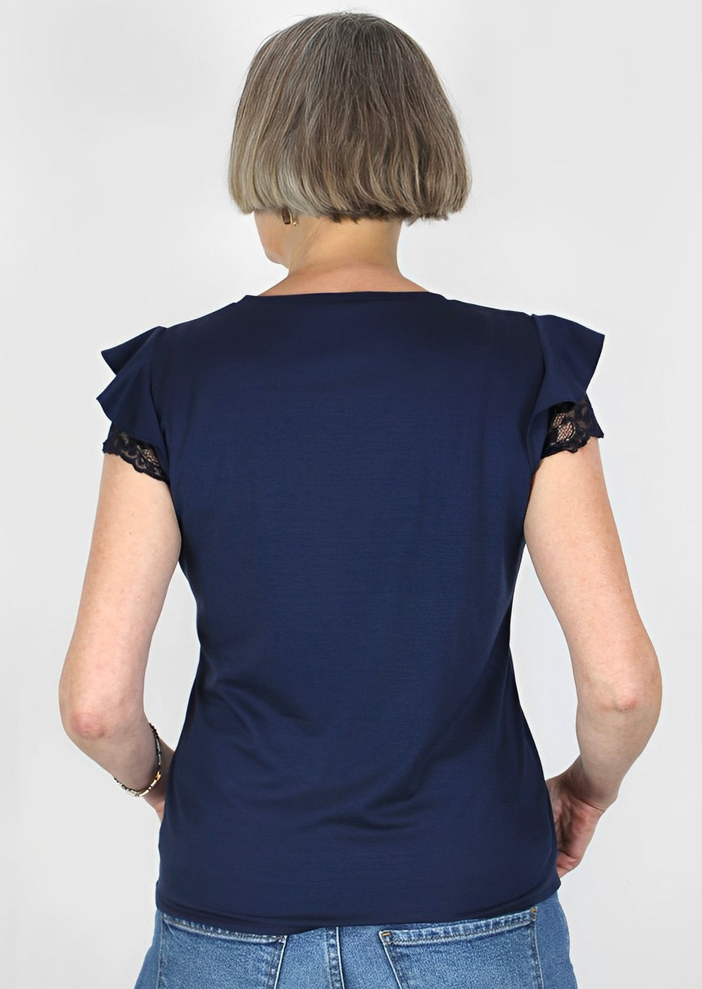 schnittmuster-berlin-shirt-wilma-damenshirt-schnittmuster-mit-glocken-und-spitze image 8