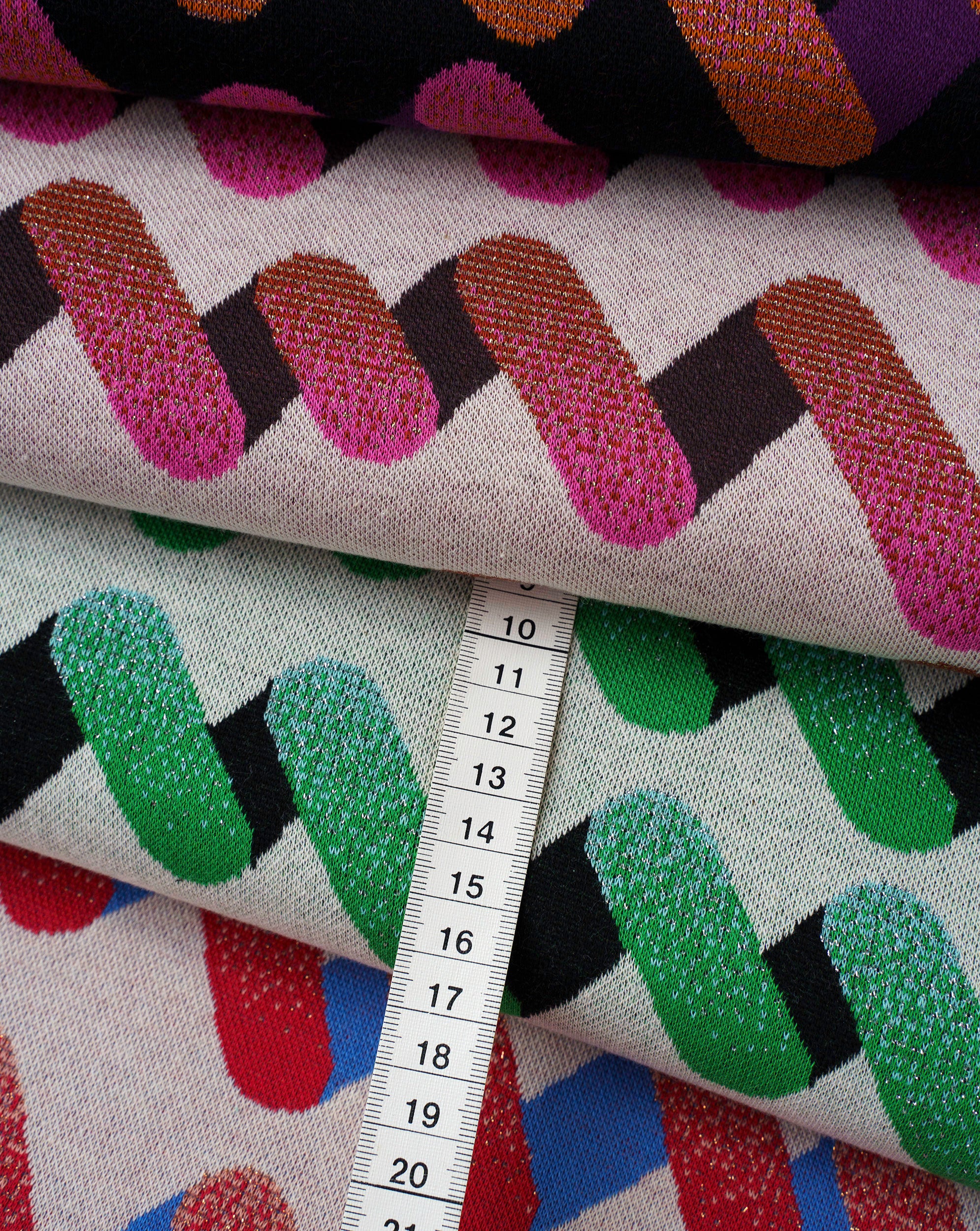 albstoffe-bling-bling-up-and-down-bio-jacquard-jersey-meterware image 2