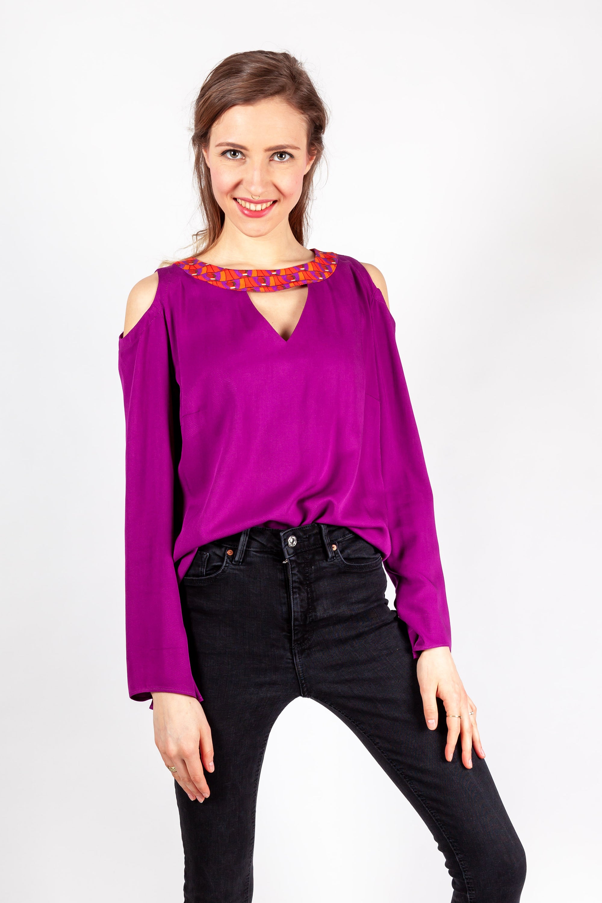 schnittmuster-berlin-bluse-noemi-cut-out-bluse-mit-godets image 5