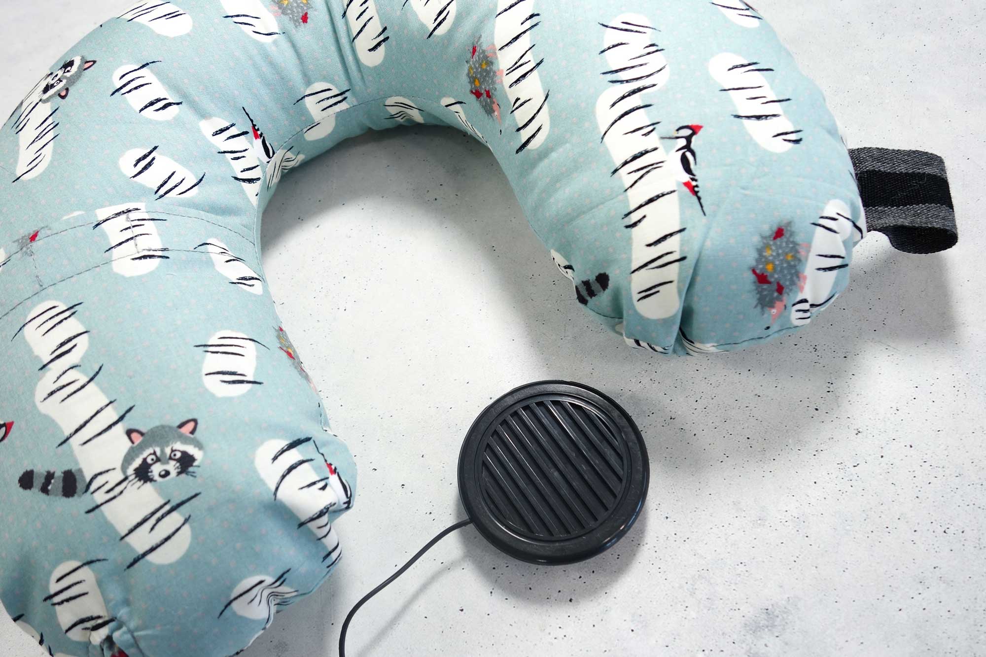 farbenmix-nackenh-rnchen-mit-musik-tasche-mit-kabel-ffnung-ebook image 6
