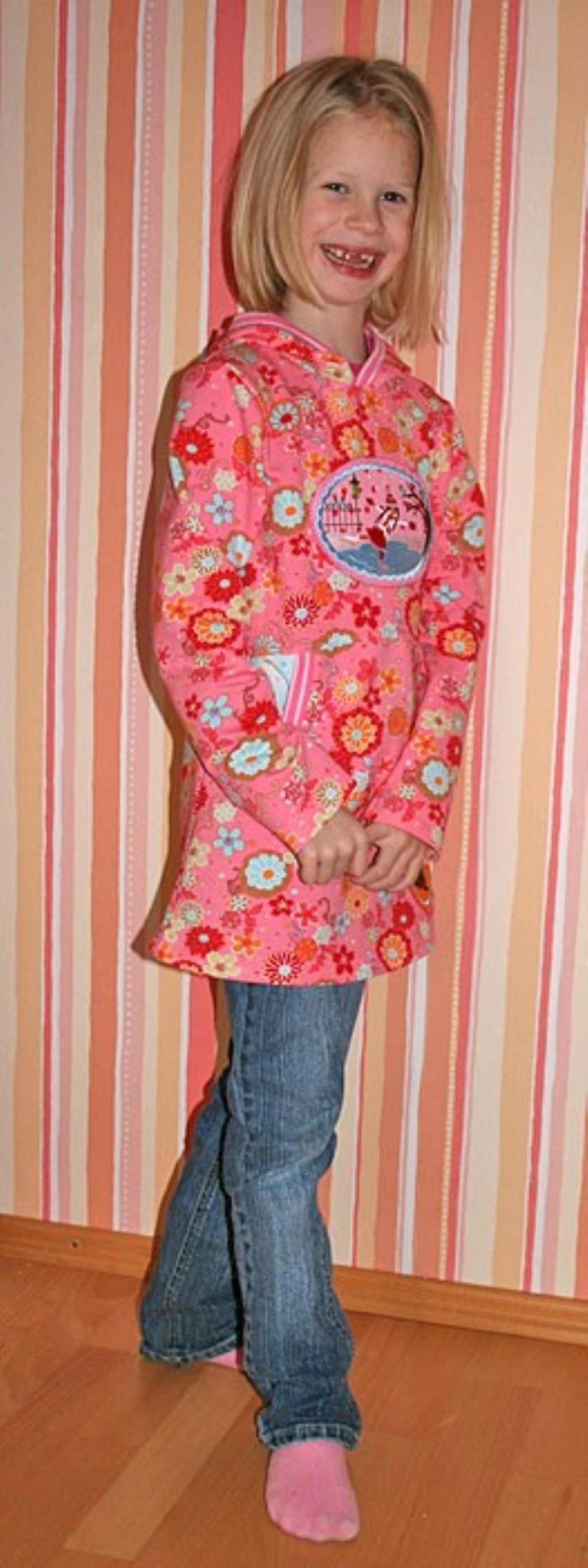 farbenmix-laura-hoodie-sweatkleid-schnittmuster-ebook image 6