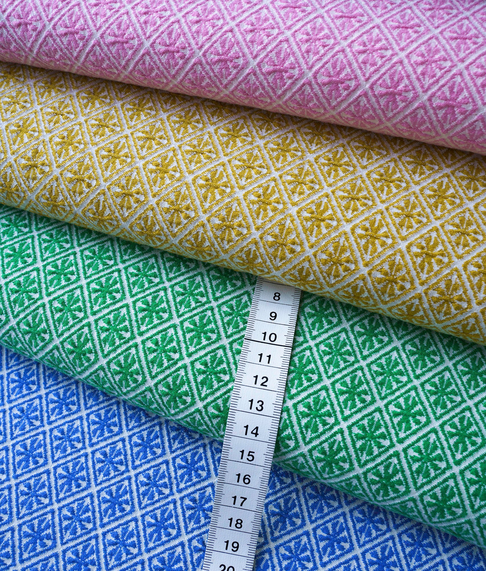 albstoffe-al-lago-bio-jacquard-jersey-meterware-rhomb-knit image 2