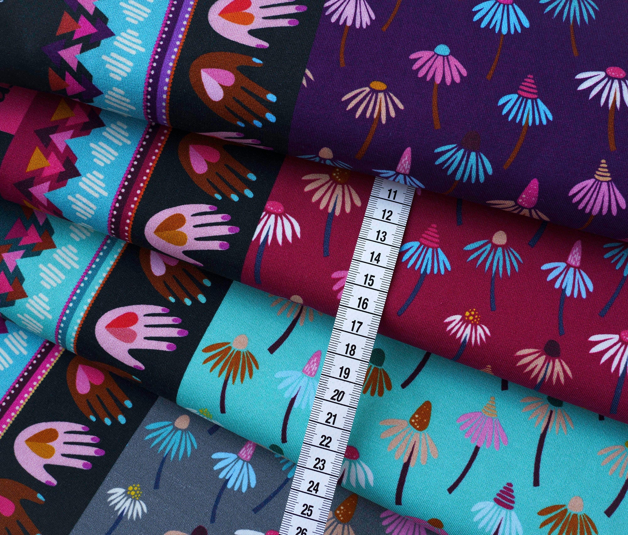 albstoffe-queens-united-daisies-new-cotton-satin-webware-meterware image 2