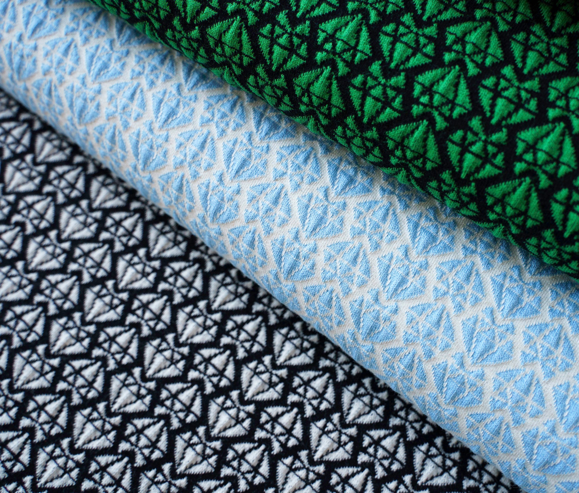 albstoffe-bling-bling-diamonds-knit-elastic-minijacquard-jersey-bio-baumwolle image 3
