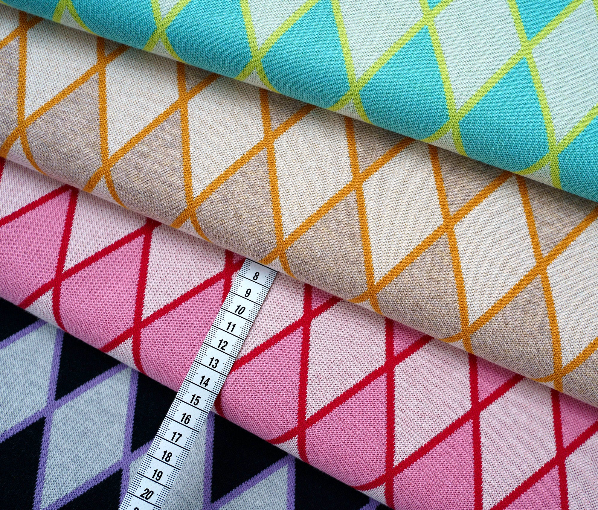 albstoffe-queen-of-hearts-harlequin-hearts-jacquard-jersey-bio-baumwolle-150-cm image 2