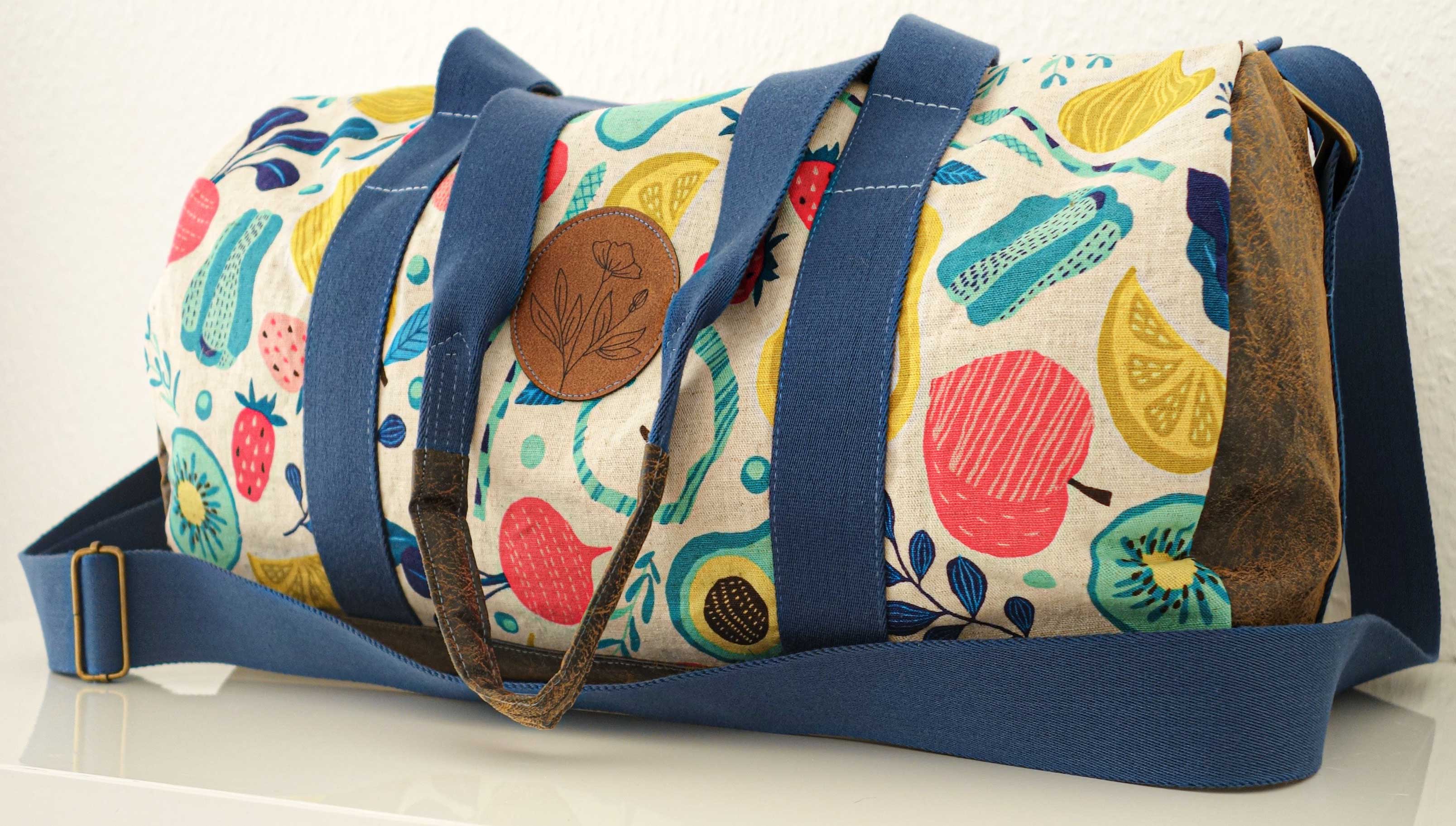 farbenmix-dufflebag-reisetasche-ebook-inkl-mini-dufflebag-ca-45x26x23-cm image 3