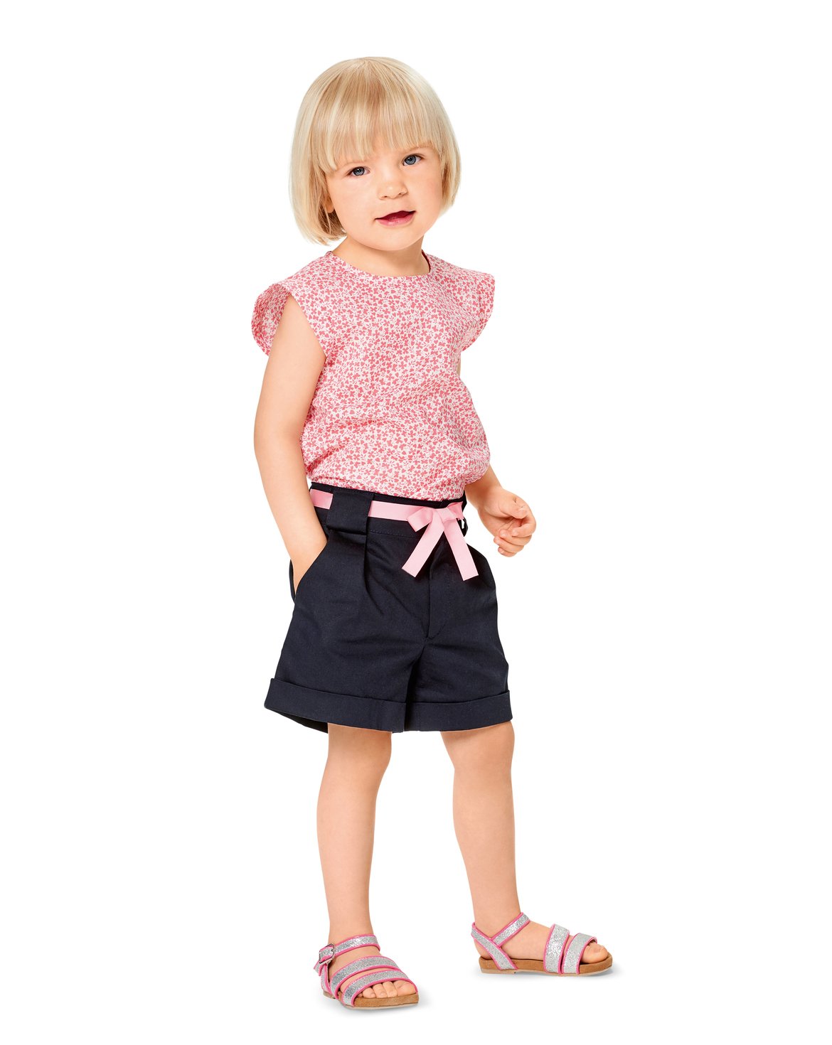 burda-style-schnittmuster-9365-bundfaltenhose-und-kindershorts-kids-92-122-level image 3