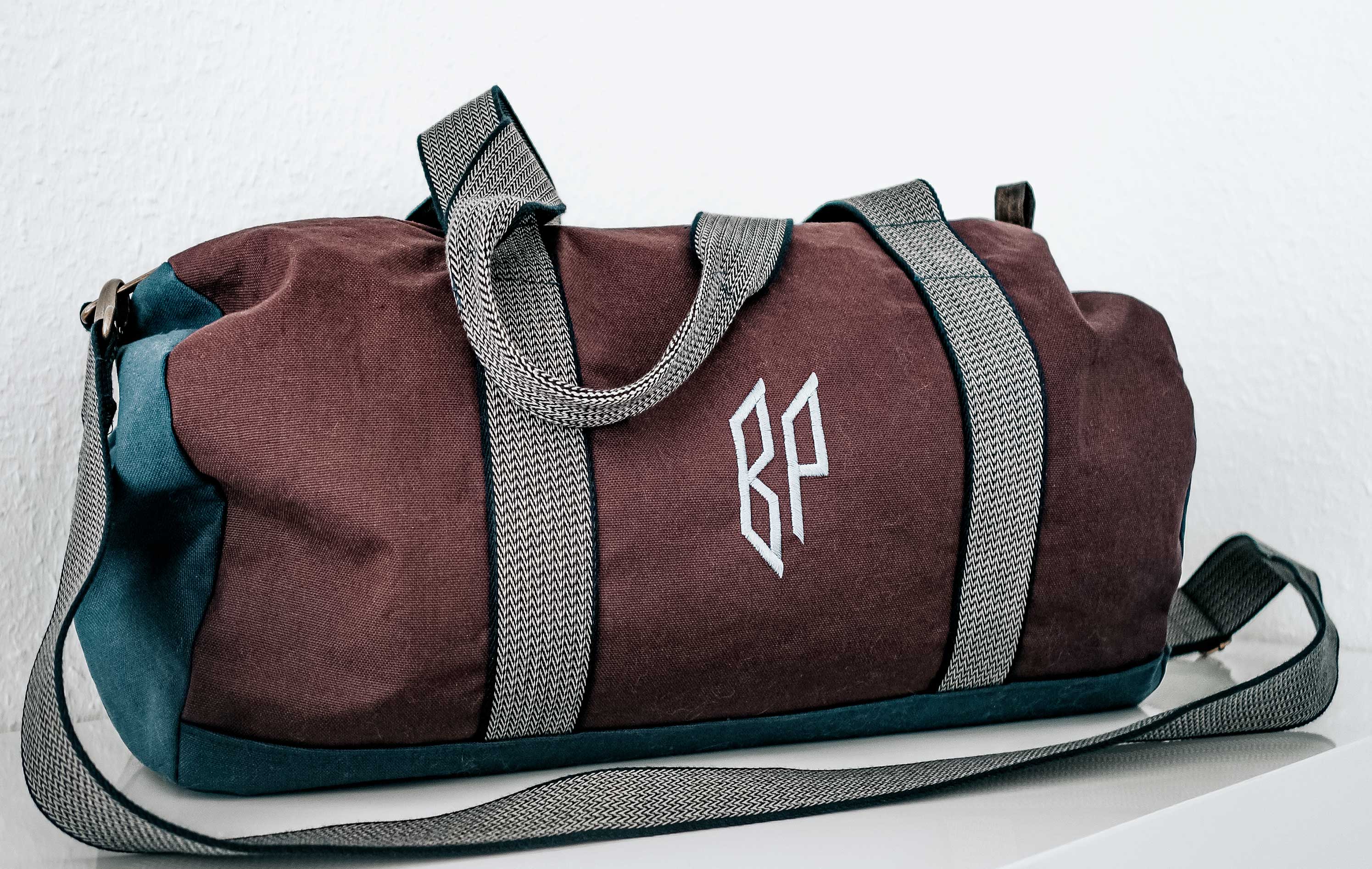 farbenmix-dufflebag-reisetasche-ebook-inkl-mini-dufflebag-ca-45x26x23-cm image 2