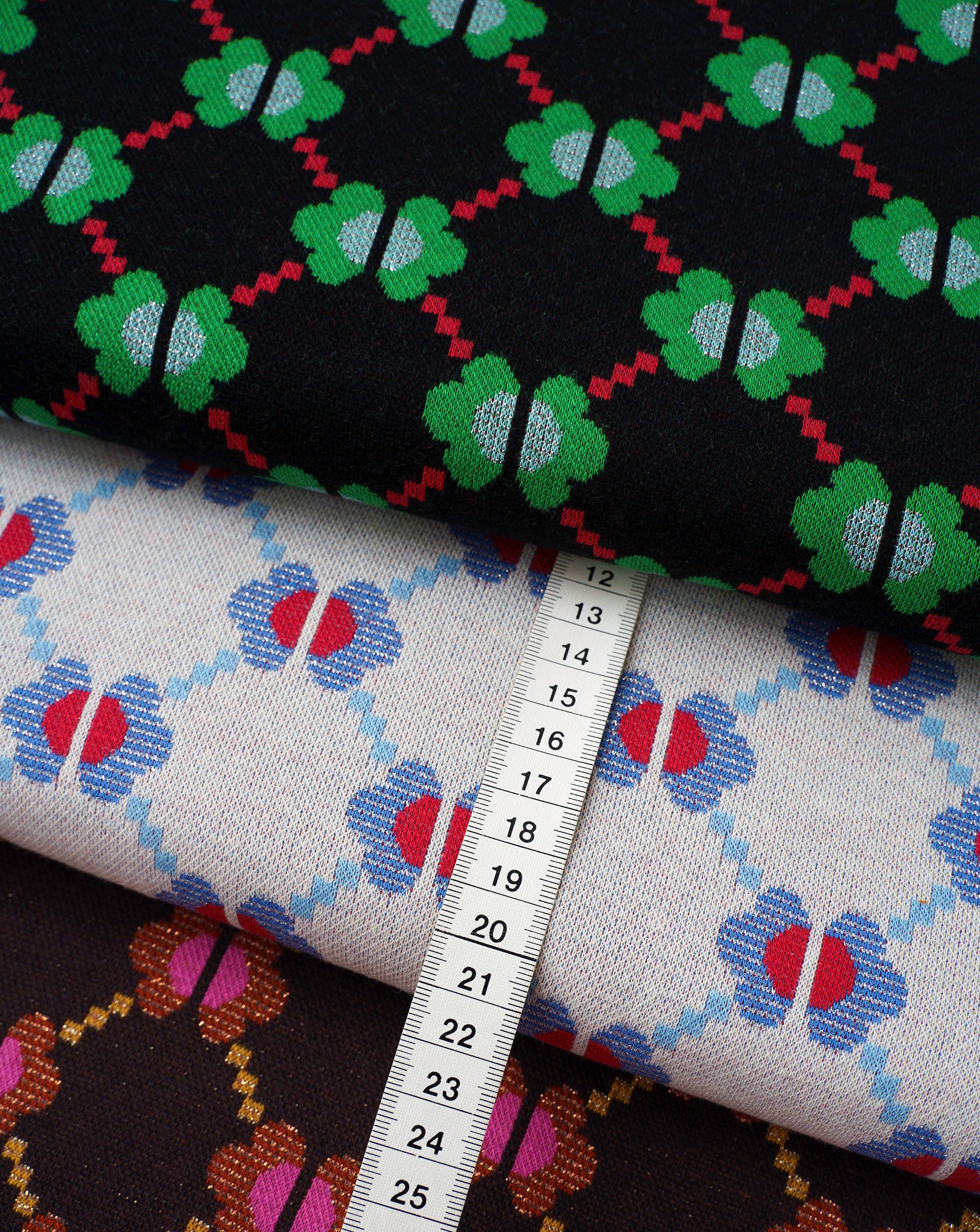 albstoffe-bling-bling-like-me-bio-jacquard-jersey-meterware image 2