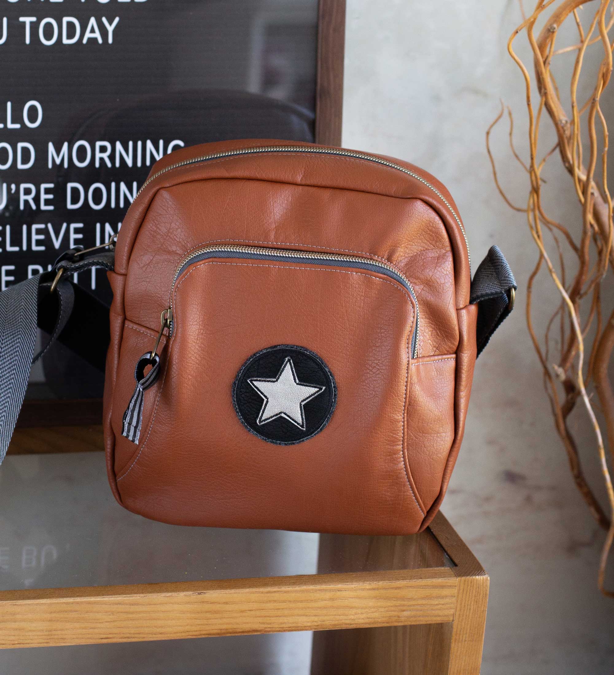 farbenmix-schnittmuster-bugwelle-umh-ngetasche-mit-vordertasche image 7