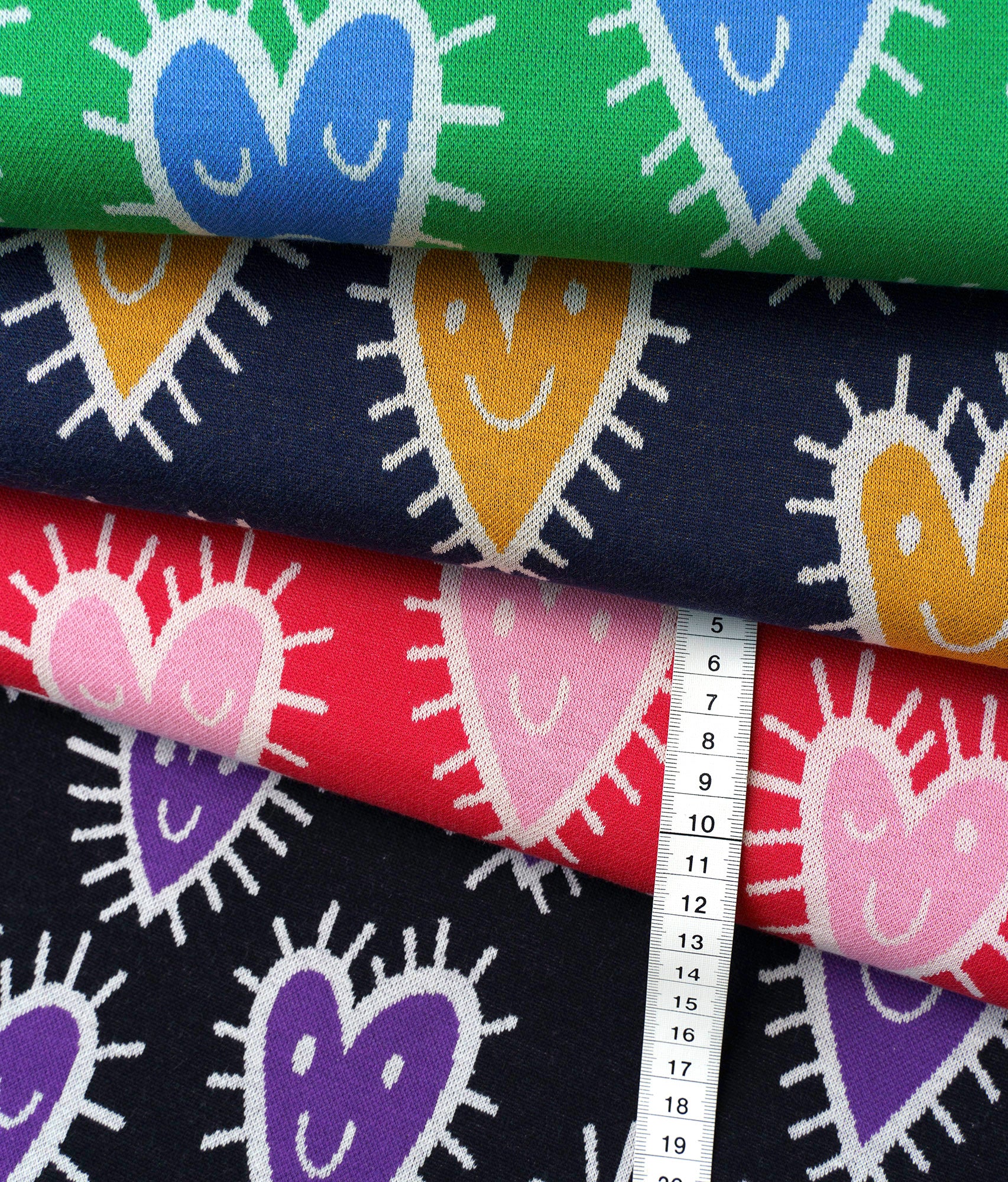 albstoffe-hand-on-heart-mood-jacquard-jersey-bio-baumwolle image 2