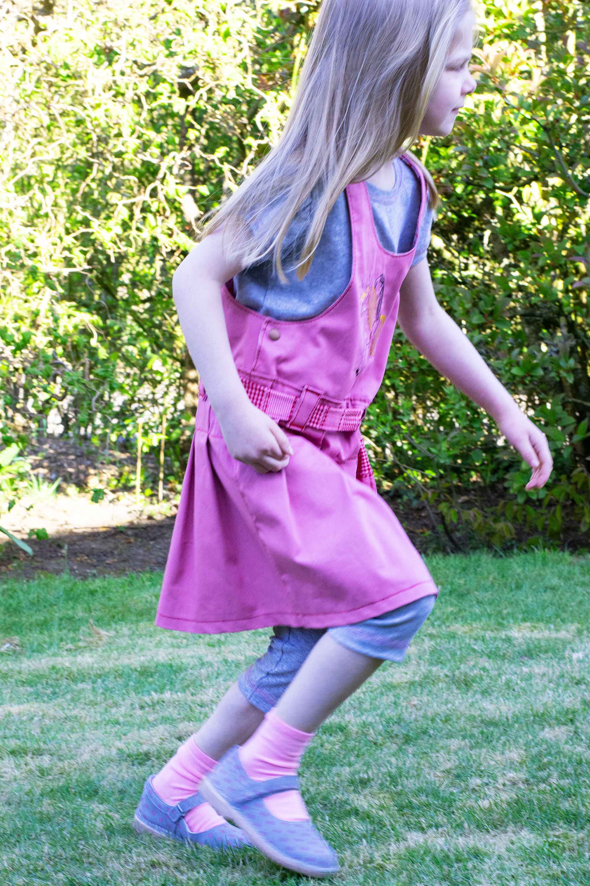 farbenmix-xana-latzkleid-mit-faltenrock-schnittmuster-ebook-86-164 image 8